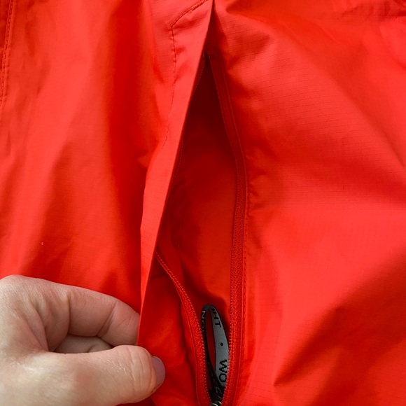 The North Face Jacket Windbreaker - Picture 7 of 9